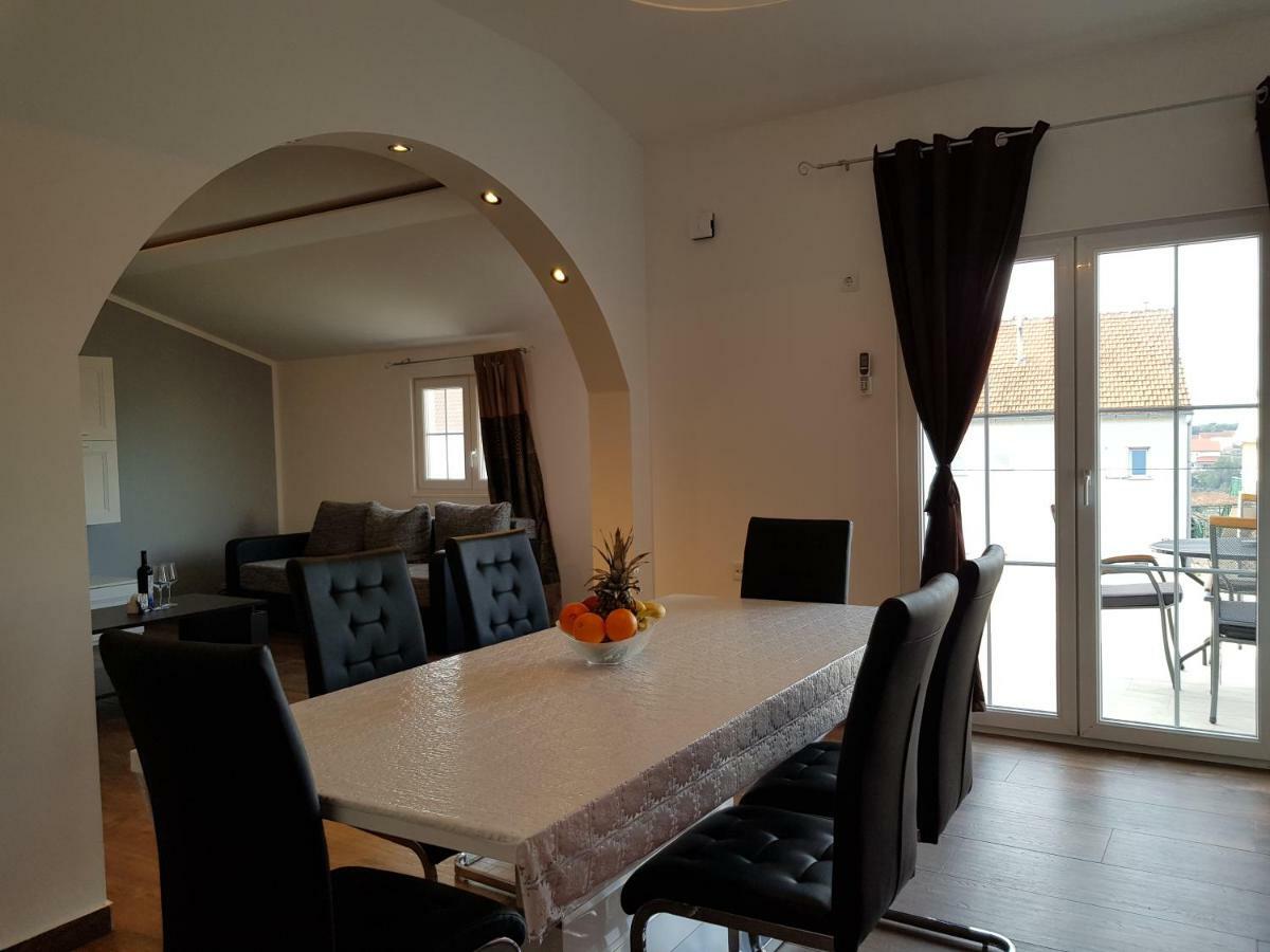 שיבניק Apartment Jopa מראה חיצוני תמונה