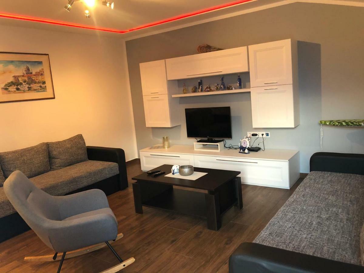 שיבניק Apartment Jopa מראה חיצוני תמונה